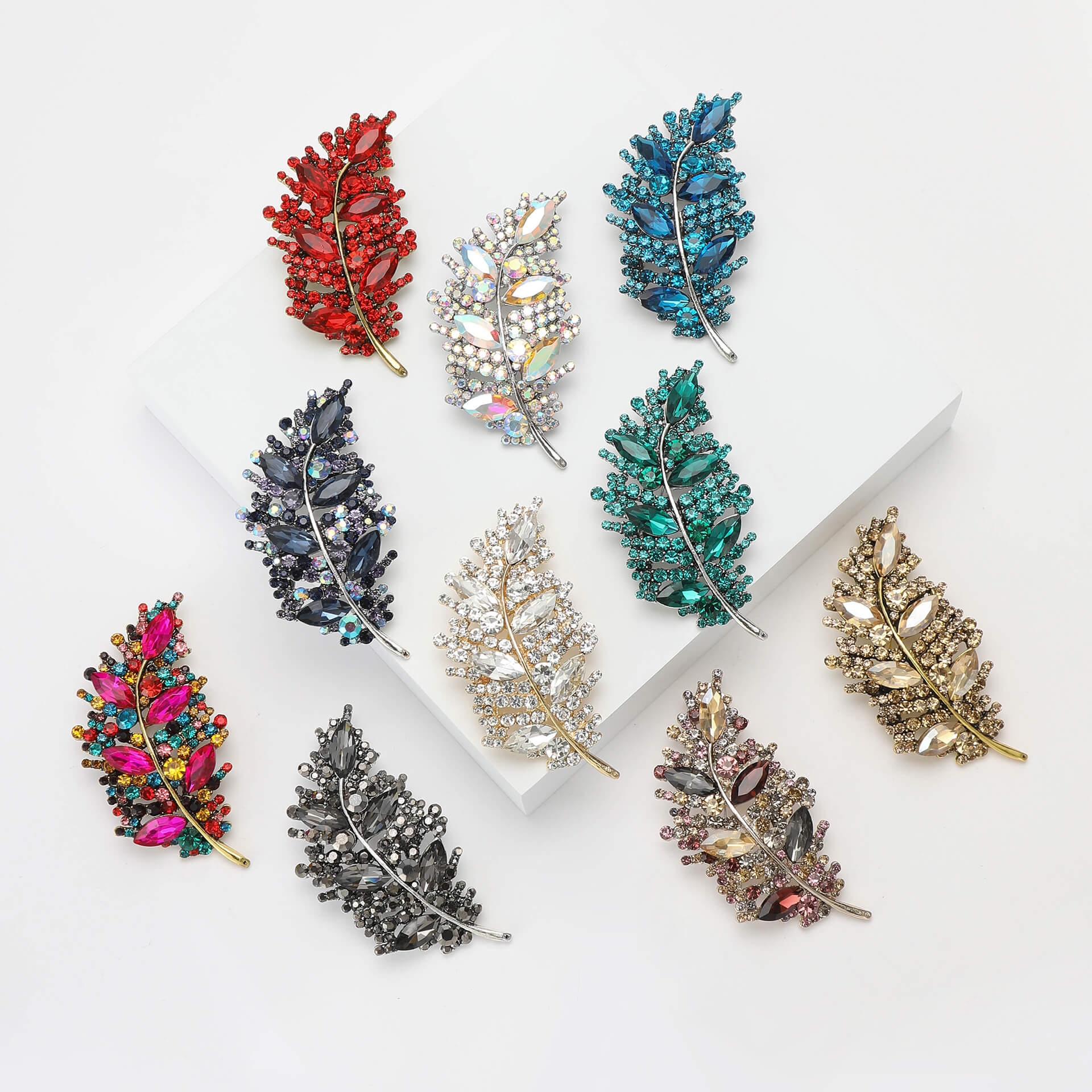 Rhinestone Leaf Brooch for Wholesale – Elegant Nature-Inspired Jewelry