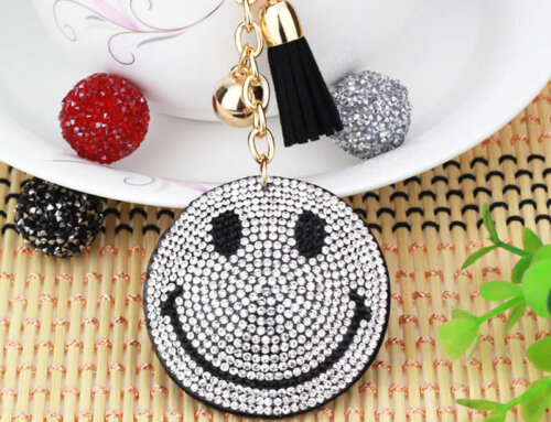 Smiley Face Rhinestone Keychain – Leather and Crystal Bag Charm with Tassel