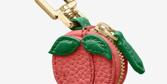 Wholesale peach PU leather handbag charm – fruit-shaped bag accessory for women