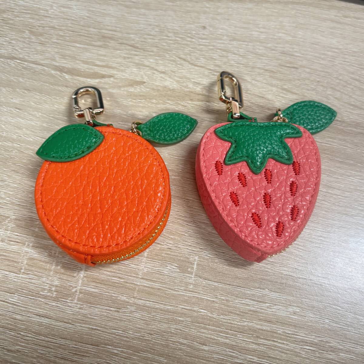 Wholesale strawberry PU leather handbag charm – cute fruit bag accessory