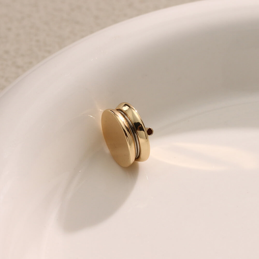 magnetic-brooch-converter-for-hijab-and-silk-no-hole-pin-back