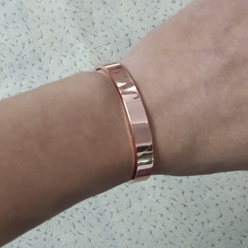 Minimalist copper healing bangle with smooth surface from B2B manufacturer