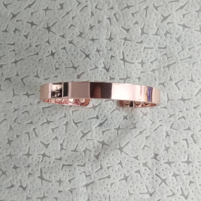 Minimalist copper healing bangle with smooth surface from B2B manufacturer