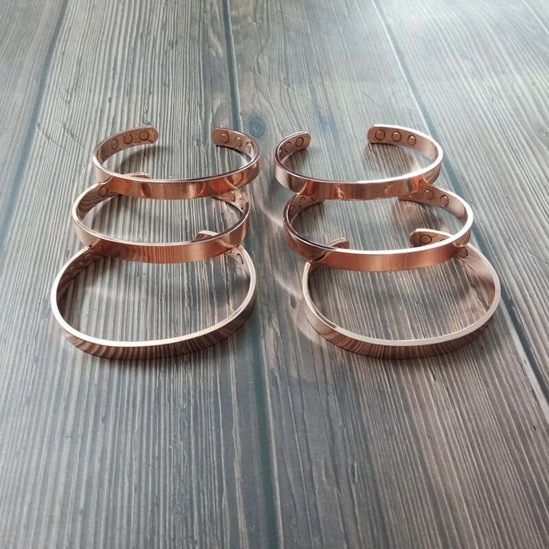 Minimalist copper healing bangle with smooth surface from B2B manufacturer